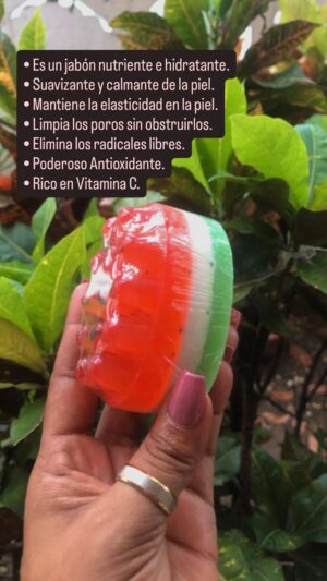 Barra de jabón artesanal con diseño de sandía