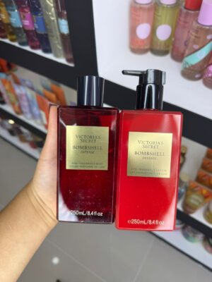 Victoria's Secret Bombshell Intense de 250 ml en color rojo.