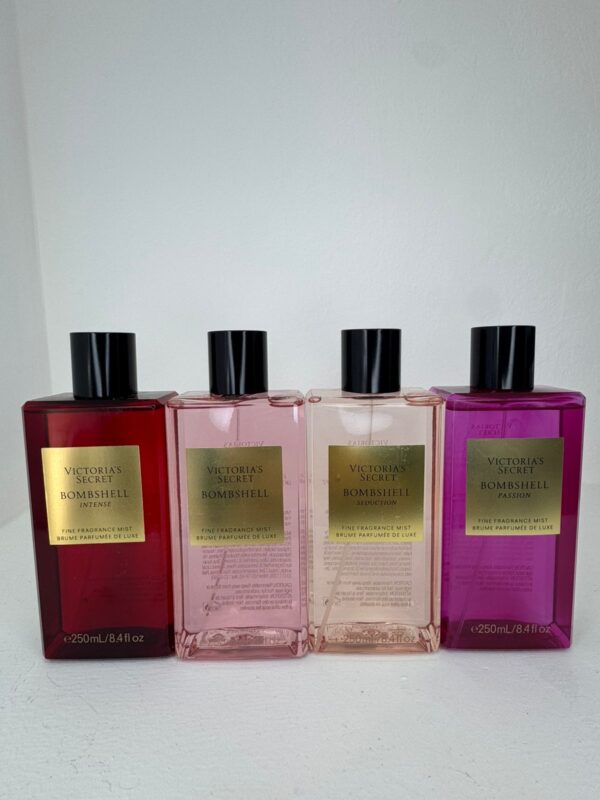 Victoria's Secret Bombshell Intense de 250 ml en color rojo.